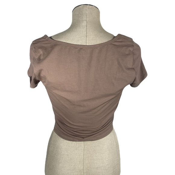 Hollister Must-Have Collection, Baby Tee Tan Size M - Picture 3 of 5